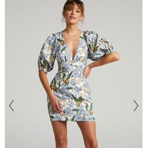 AMALIE - INDRISIA LINEN PUFF SLEEVE OPEN BACK BODYCON MINI DRESS IN IRIS FLORAL